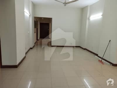 4 Bed Apartment Is Available For Rent