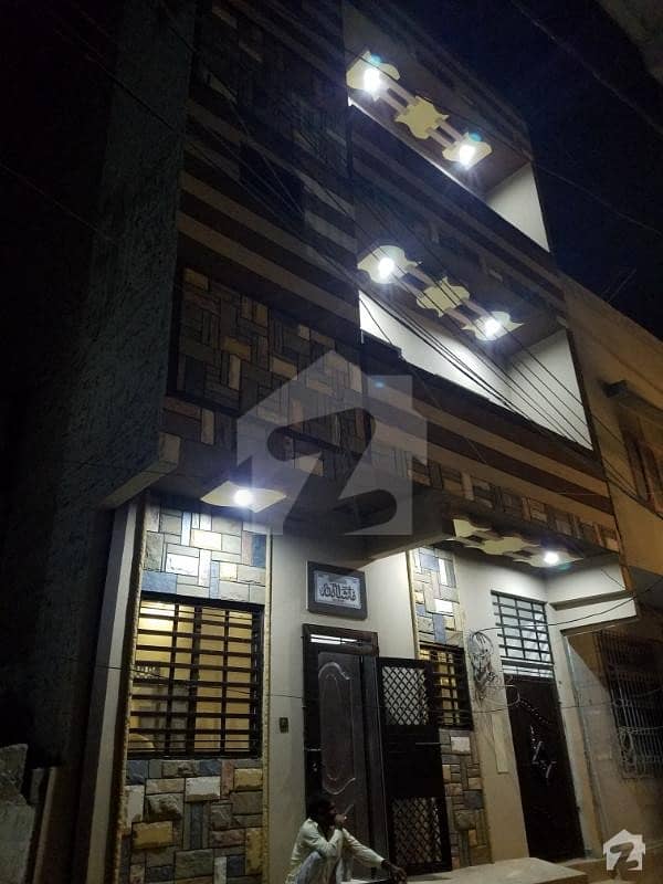 عزیز آباد گلبرگ ٹاؤن کراچی میں 3 کمروں کا 5 مرلہ فلیٹ 65 لاکھ میں برائے فروخت۔
