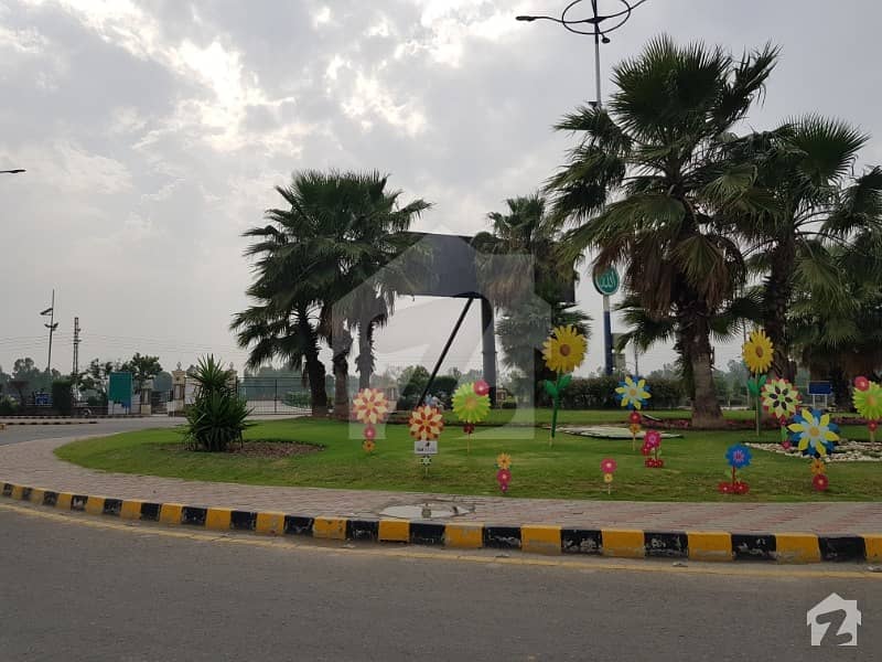 Facing Park First Numbering Prime Location Plot For Sale