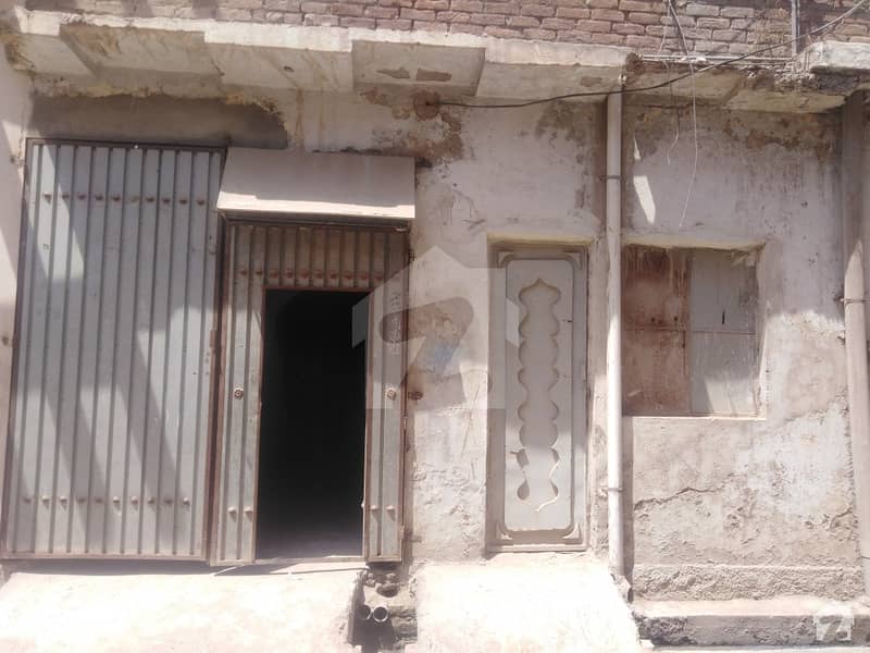 Old House Available In Good Location Afghan colony Near Speen Jumaat