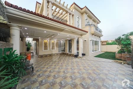 Approach From Main Road Spanish Design 1 Kanal Double Unit House For Sale Approach From Main Road Spanish Design 1 Kanal Double Unit House For Sale