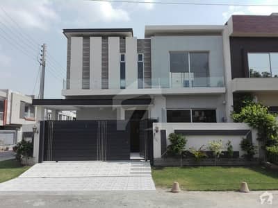 Well Built House Available On Good Location Well Built House Available On Good Location