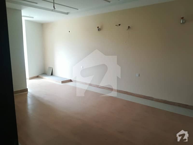6 Marla Building Separate Room Available For Rent