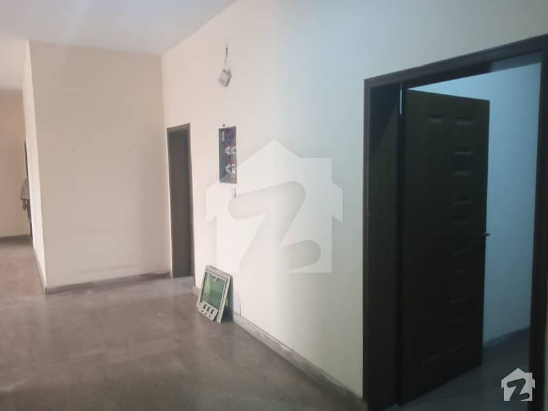 10 Marla Lower Portion Available For Rent In Valencia Town Lahore