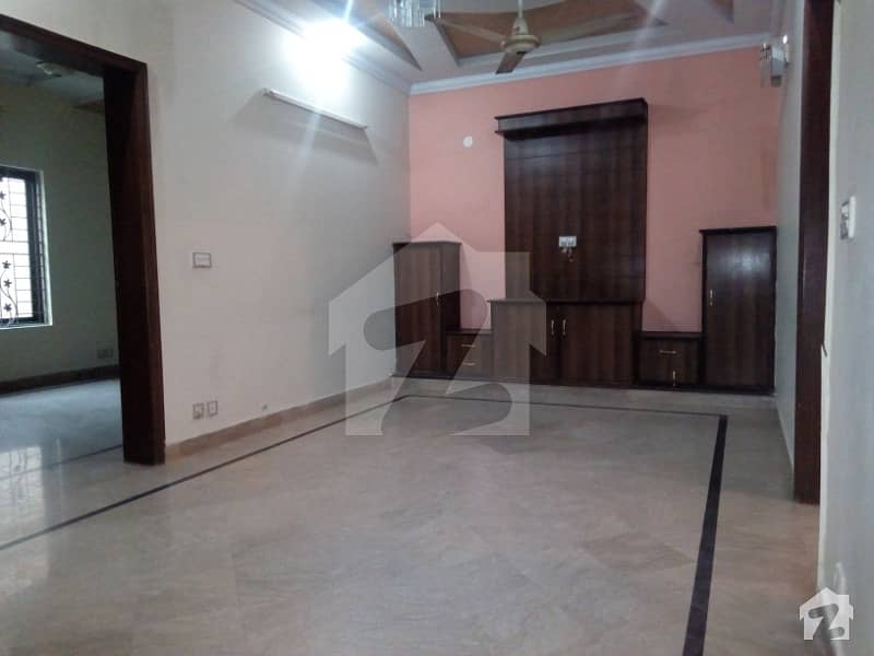 Facing Park And 40 Wide Road 5 Marla House For Sale