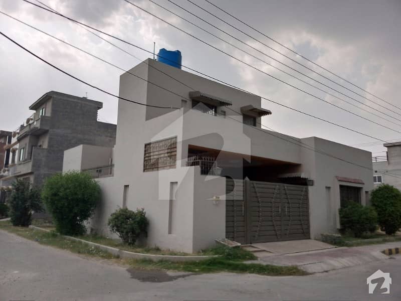 الاحمد گارڈن ہاوسنگ سکیم جی ٹی روڈ لاہور میں 3 کمروں کا 8 مرلہ مکان 1.3 کروڑ میں برائے فروخت۔