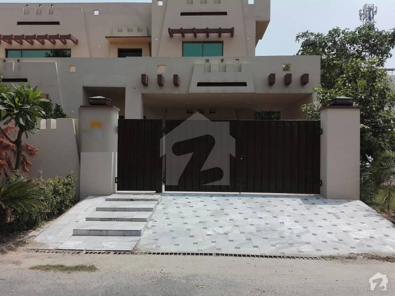 ازمیر ٹاؤن ۔ بلاک کیو ازمیر ٹاؤن لاہور میں 5 کمروں کا 1 کنال مکان 3.25 کروڑ میں برائے فروخت۔