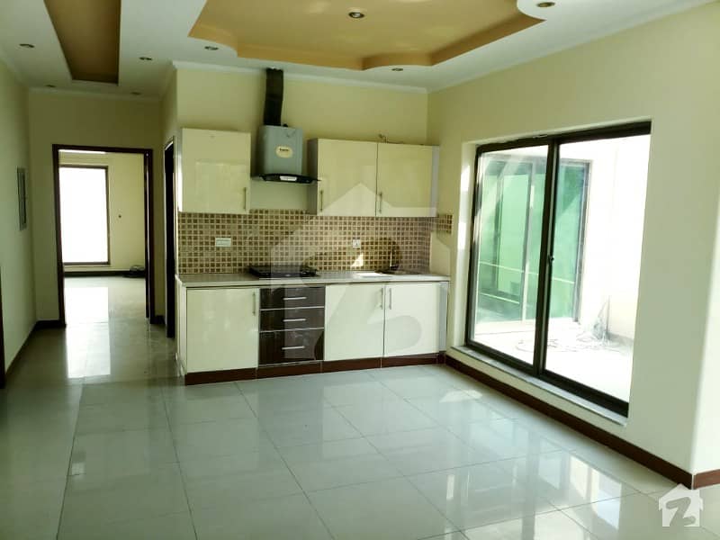 One Kanal 5 Bed House For Rent