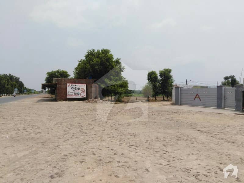 Plot In Madni Commercial Market -2