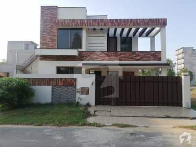 سٹی ہاؤسنگ سوسائٹی سیالکوٹ میں 10 مرلہ مکان 1.9 کروڑ میں برائے فروخت۔ سٹی ہاؤسنگ سوسائٹی سیالکوٹ میں 10 مرلہ مکان 1.9 کروڑ میں برائے فروخت۔