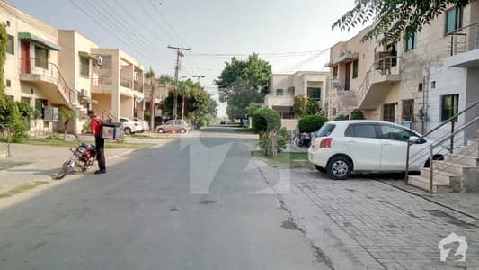 خیابانِ امین ۔ بلاک ای خیابانِ امین لاہور میں 2 کمروں کا 5 مرلہ فلیٹ 42 لاکھ میں برائے فروخت۔ خیابانِ امین ۔ بلاک ای خیابانِ امین لاہور میں 2 کمروں کا 5 مرلہ فلیٹ 42 لاکھ میں برائے فروخت۔