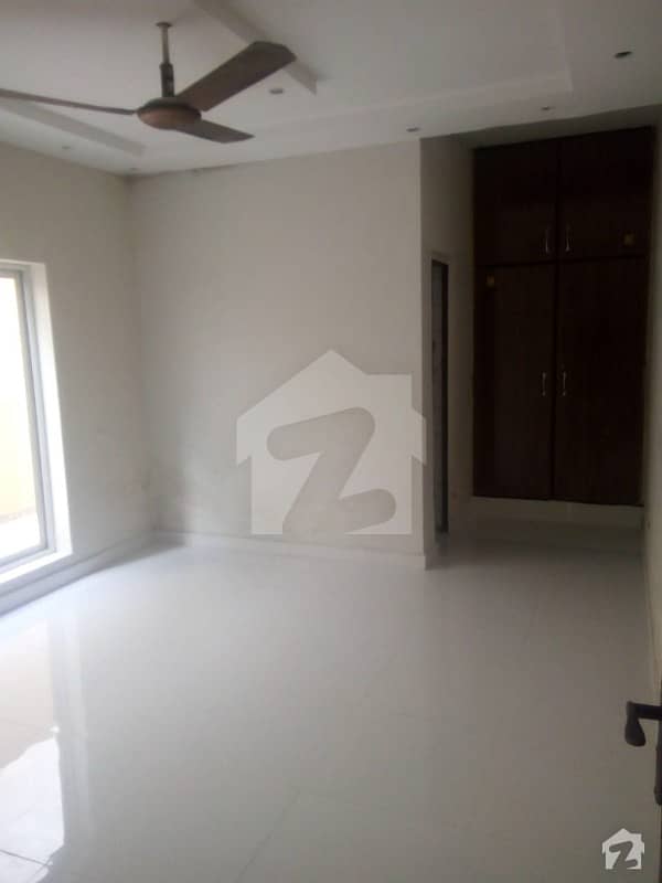 One Kanal Upper Portion 3 Beds For Rent