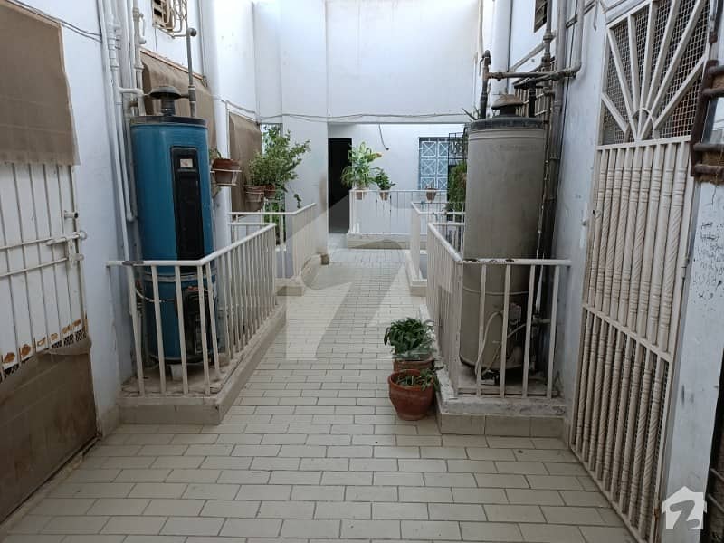 Grey Garden Flat For Sale GulistaneJauhar Block 16, Gulistane
