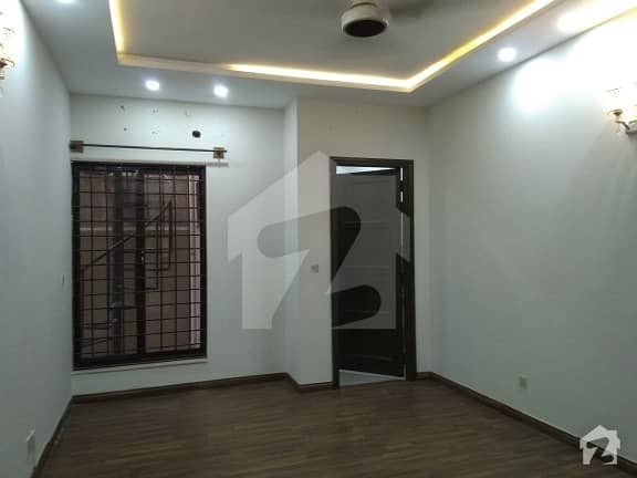 Bahria Town 10 Marla House Available For Rent