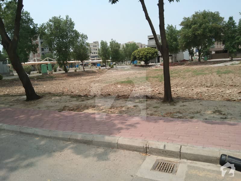 Pair 408+409 Ghaznavi Block Builders Location Plot For Sale In Bahria Town Lahore