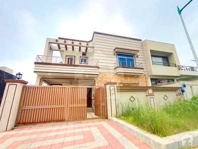 10 Marla House For Rent At Outstanding Location 10 Marla House For Rent At Outstanding Location