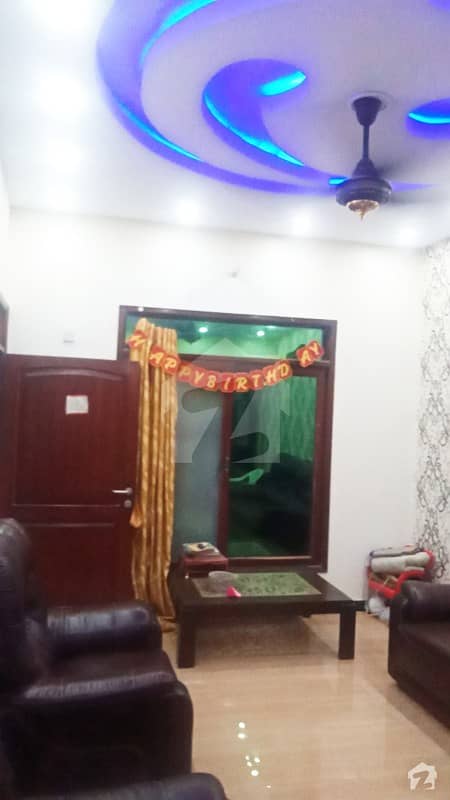 یونیورسٹی روڈ کراچی میں 6 کمروں کا 5 مرلہ مکان 2 کروڑ میں برائے فروخت۔
