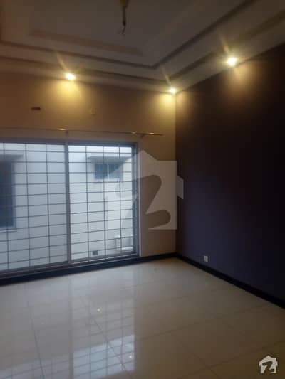 1 Kanal Upper Portion Available For Rent 1 Kanal Upper Portion Available For Rent