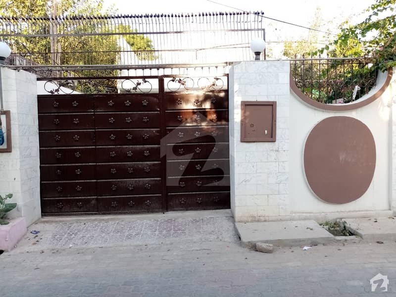 Single Storey Beautiful House Available For Rent At Mehar Colony Okara