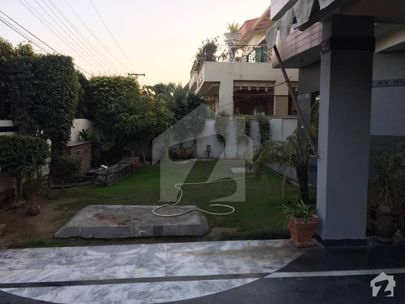 Extra Ordinary Beautiful Bungalow For Rent In Dha Phase 4