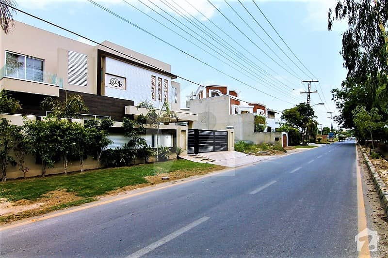Brand New Kanal House For Sale On 80 Feet Road