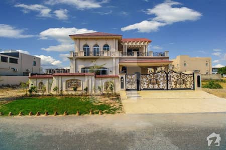 One Kanal Brand New Owner Build Outclass House For Rent In Phase 6 One Kanal Brand New Owner Build Outclass House For Rent In Phase 6