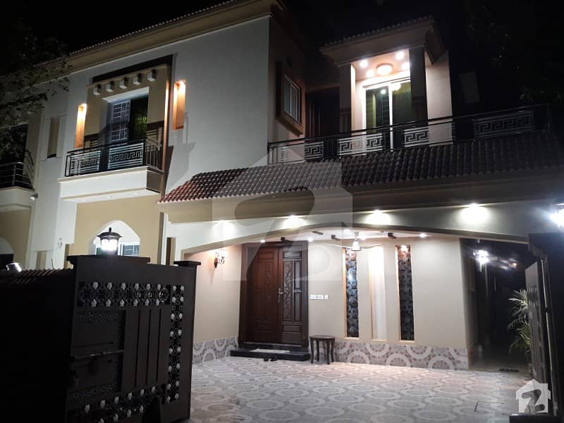 10  Marla Brand New House At Vip Location Of Bahria Town Lahore