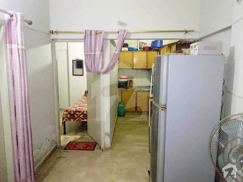 60 Square Yards Flat For Sale