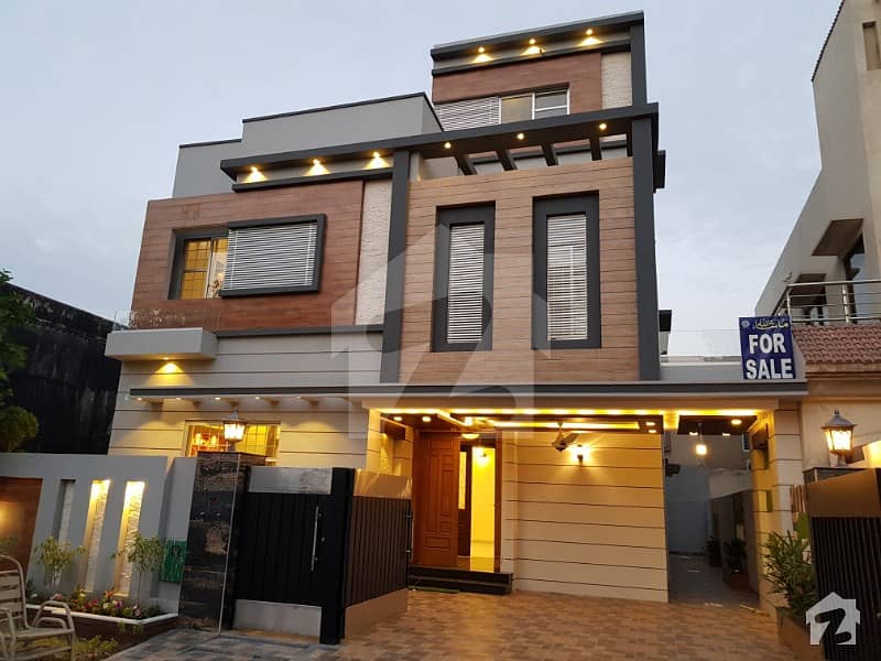 10  Marla Brand New House At Hot Location Of Bahria Town Lahore