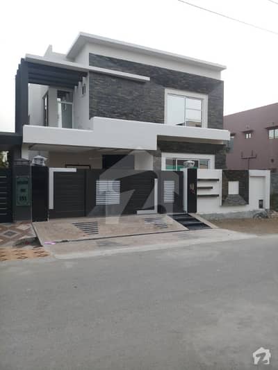 10 Marla Beautiful House With Imported Fittings Urgent Sale