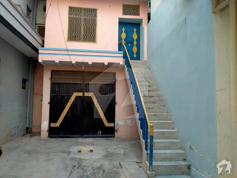 خیبر کالونی 2 پشاور میں 4 کمروں کا 5 مرلہ مکان 25 ہزار میں کرایہ پر دستیاب ہے۔