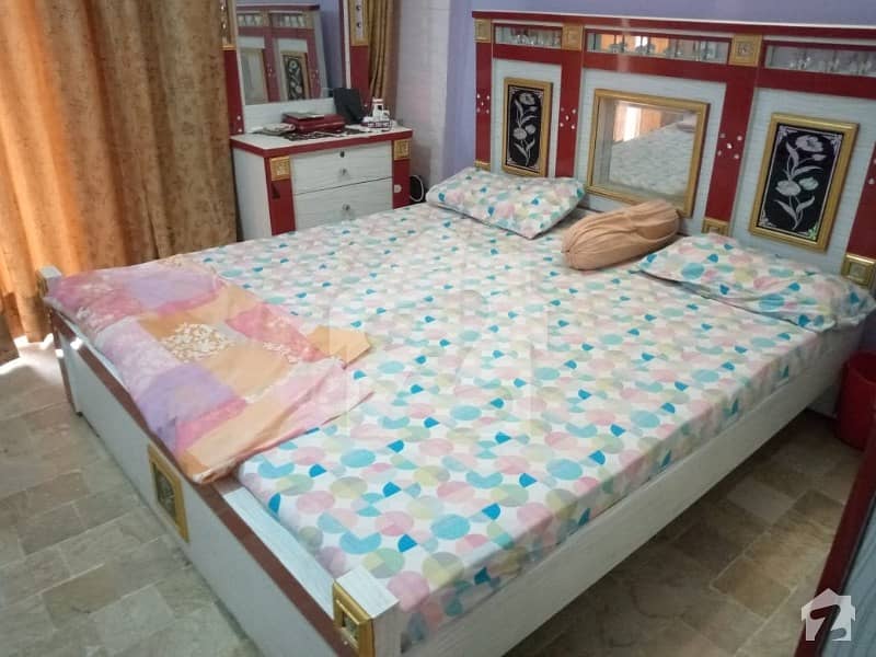 یونیورسٹی روڈ کراچی میں 2 کمروں کا 4 مرلہ فلیٹ 40 لاکھ میں برائے فروخت۔