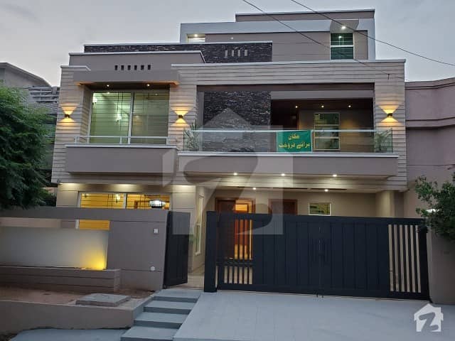 سوان گارڈن اسلام آباد میں 6 کمروں کا 12 مرلہ مکان 2.5 کروڑ میں برائے فروخت۔