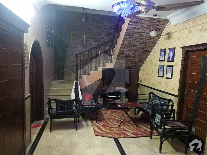ڈیفینس ویو فیز 2 ڈیفینس ویو سوسائٹی کراچی میں 5 کمروں کا 8 مرلہ مکان 4.25 کروڑ میں برائے فروخت۔