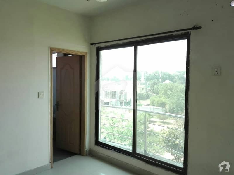 4 Marla Flat For Rent