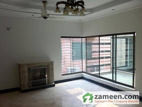 1 Kanal Slightly Used Bungalow For Sale In DHA Phase-4