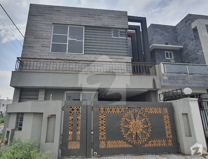 Paragon City 6 Marla Corner House For Sale At Very Reasonable Price
