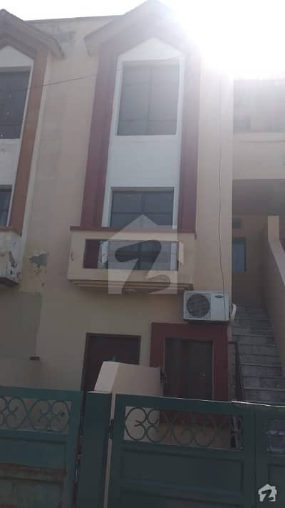4 MARLA UPPPER PORTION FLAT WITH 2 BEDS  AVAILABLE FOR RENT NEAR LDA AVEVUE  RAIWIND ROAD