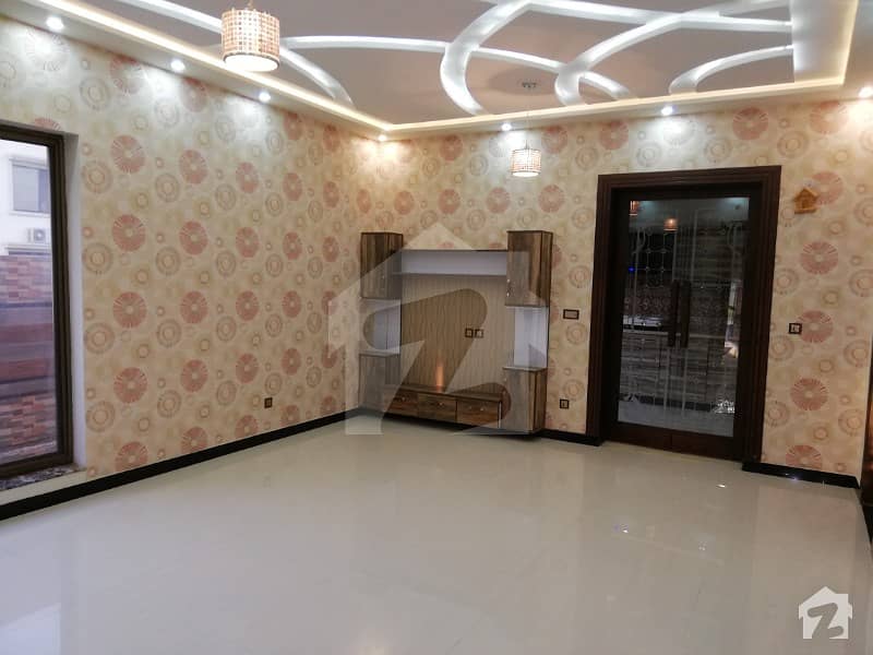 10 Marla Luxury House For Rent In Jasmine Block Bahria Town Lahore