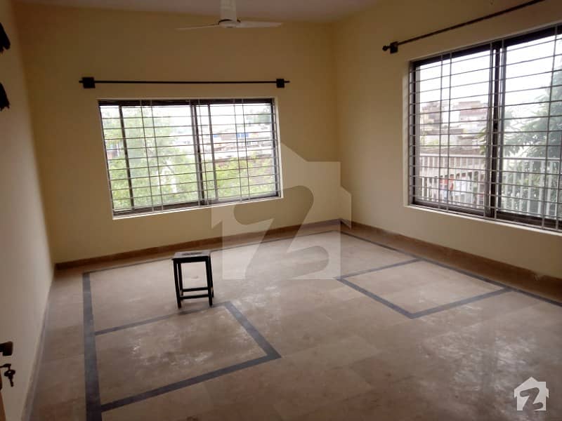 Rawal Town 4 Bed 1st Floor Out Side Car Parking 9m Rent 45000