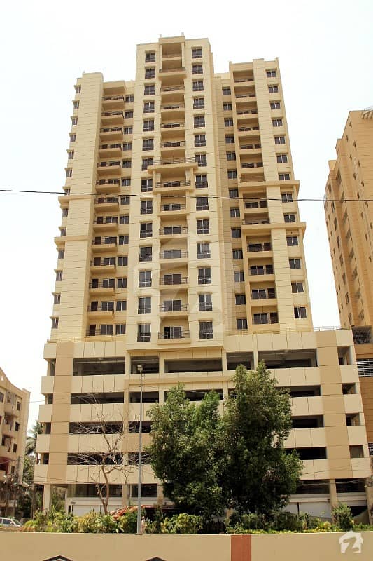 شہید ملت روڈ کراچی میں 3 کمروں کا 8 مرلہ فلیٹ 3 کروڑ میں برائے فروخت۔
