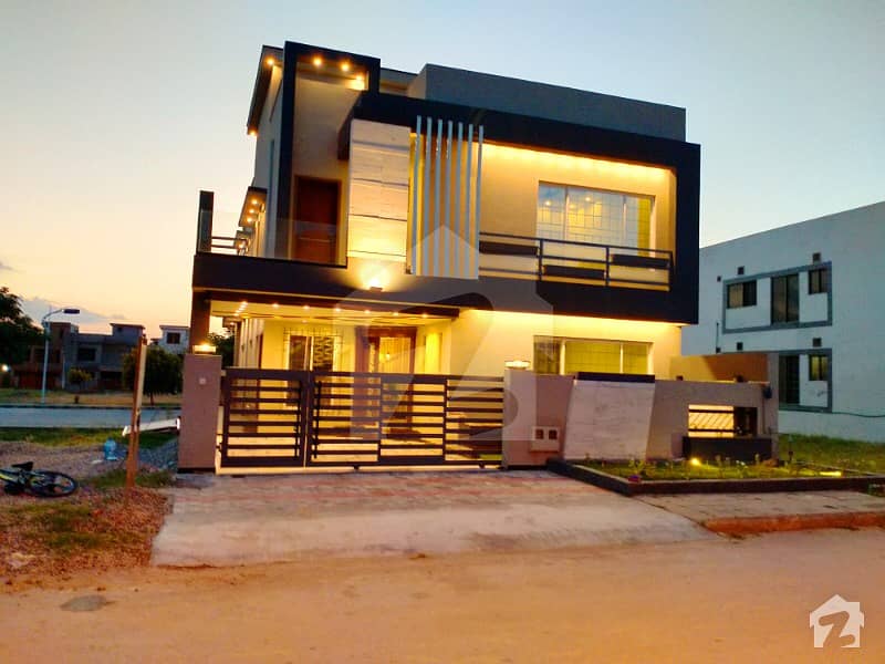 10 Marla The Most Beautiful Solid Constructed House Up For Sale On Prime Location