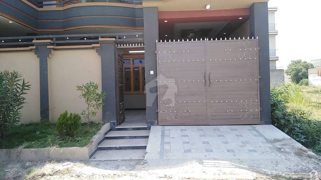 اوپی ایف ہاوسنگ سکیم پشاور میں 7 کمروں کا 10 مرلہ مکان 2.6 کروڑ میں برائے فروخت۔