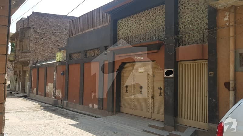 اعجاز آباد روڈ پشاور میں 7 کمروں کا 19 مرلہ مکان 3.3 کروڑ میں برائے فروخت۔