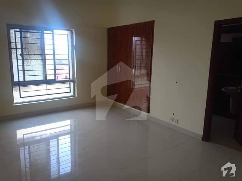 2700 Sq Feet Apartment  For Sale Frere Town