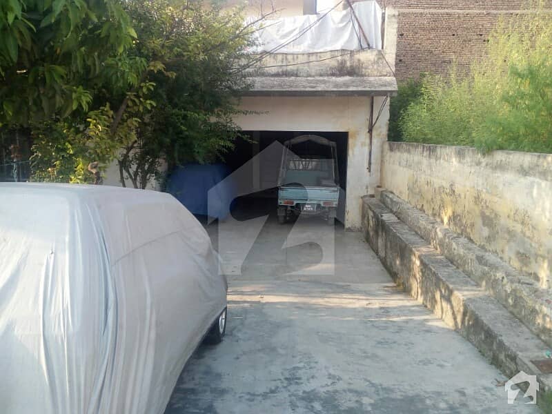 ڈھوک کشمیریاں راولپنڈی میں 6 کمروں کا 1.21 کنال مکان 6.5 کروڑ میں برائے فروخت۔