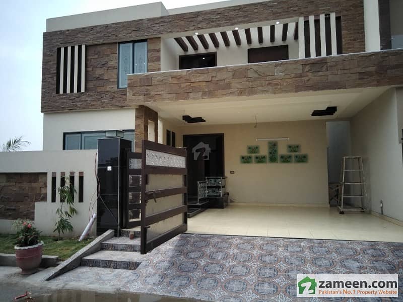 10 Marla Well Furnished House In Abdullah Garden