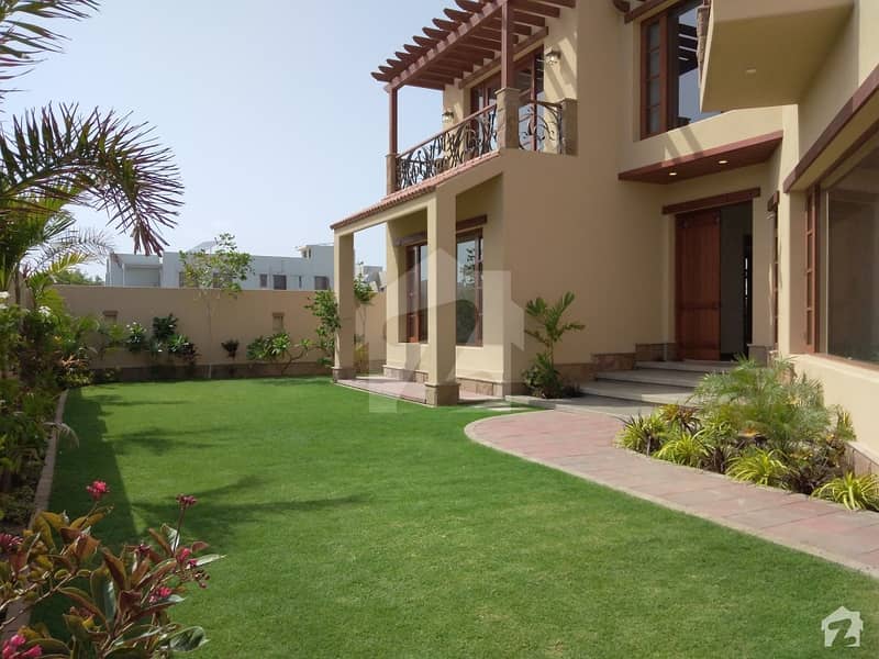 Brand New West Open 1000 Yards Villa Available For Sale