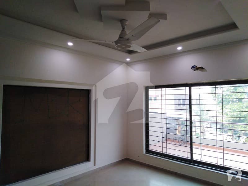 Kanal Bungalow For Rent In Dha