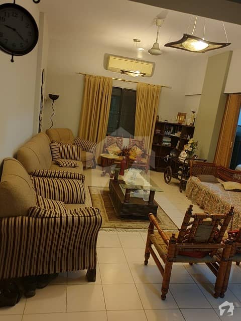 کلفٹن ۔ بلاک 2 کلفٹن کراچی میں 3 کمروں کا 8 مرلہ فلیٹ 2.5 کروڑ میں برائے فروخت۔